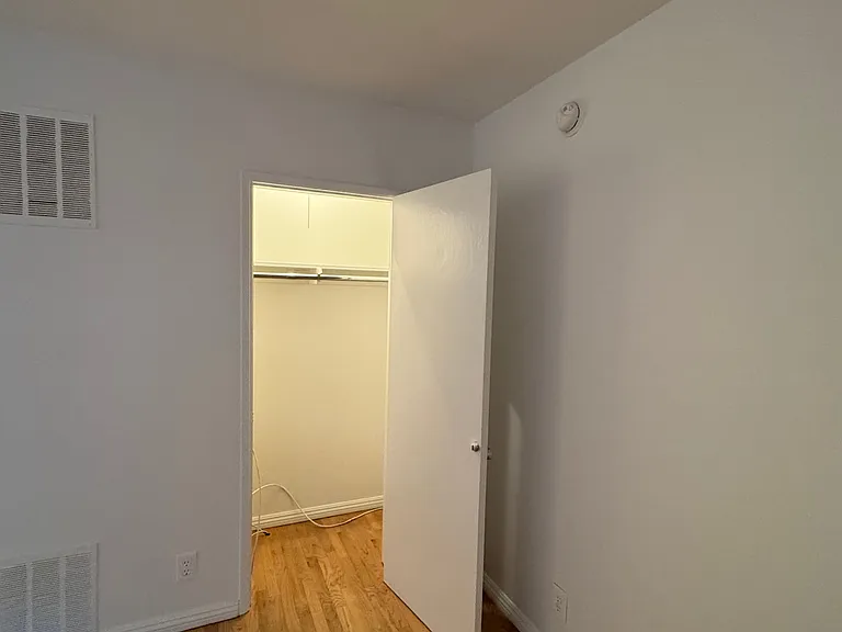 1709 N. Fuller Ave — Photo 9