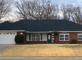 2700 NW 6th St, Bentonville, AR 72712