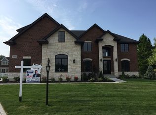 9743 Warwick Ct, Munster, IN 46321