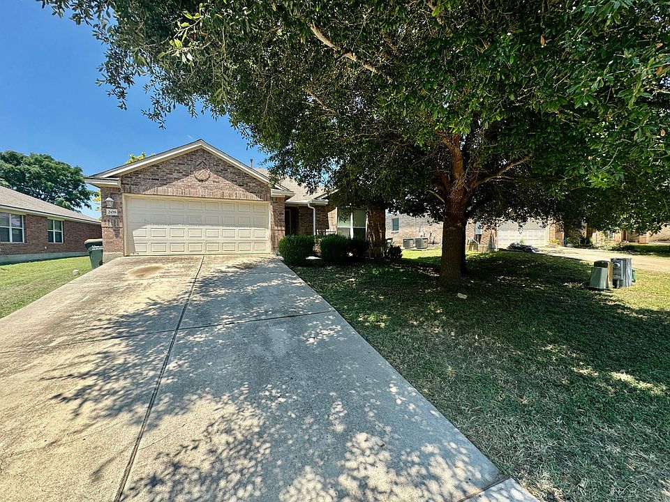 1st image of 208 Bloomsbury Dr