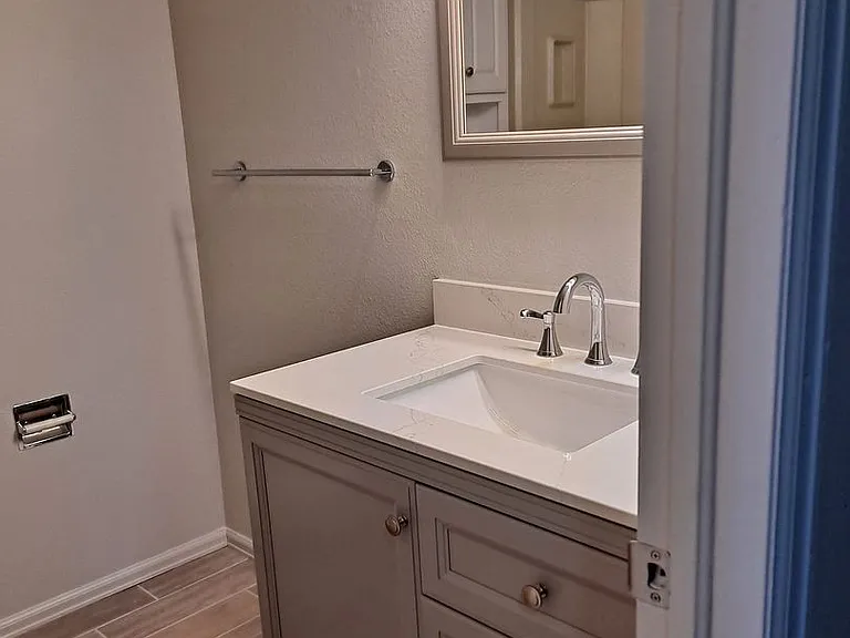 33-39 Castle Royal Dr — Photo 12