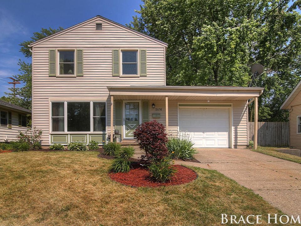1st image of 2076 Monroe Ave NE