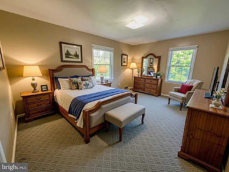 11 Hickory Ln — Photo 43