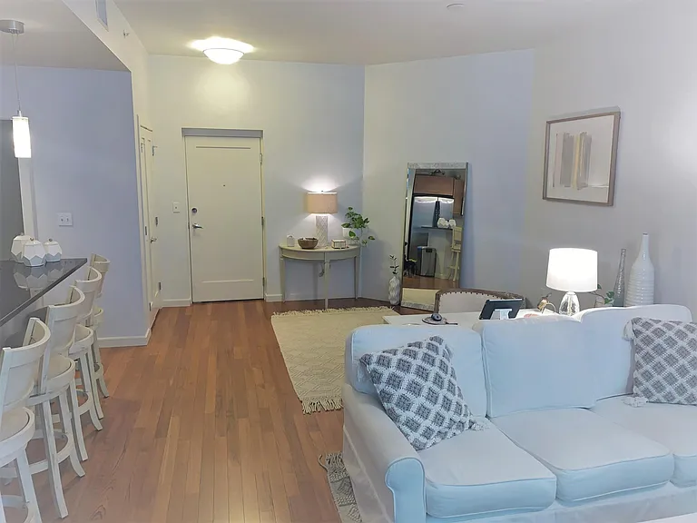 400 4th Ave S #104 — Photo 10