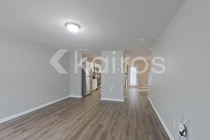 3 bed, 2.5 bath, 1603 sqft, $1,695 — Photo 4