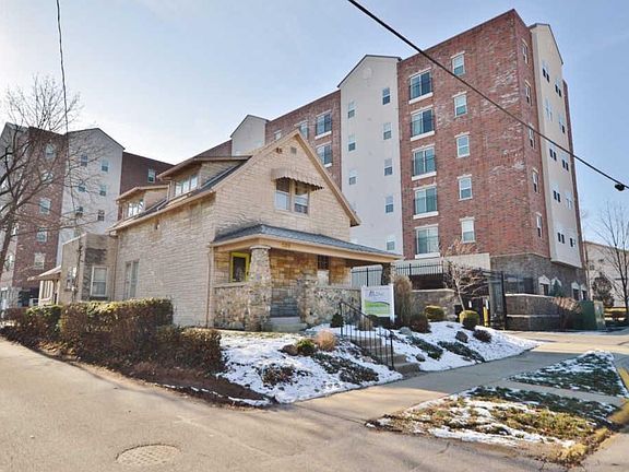 2nd image of 233 Harrison St