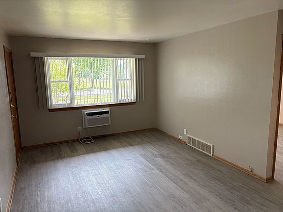 5th image of 959 8th Ave APT 3