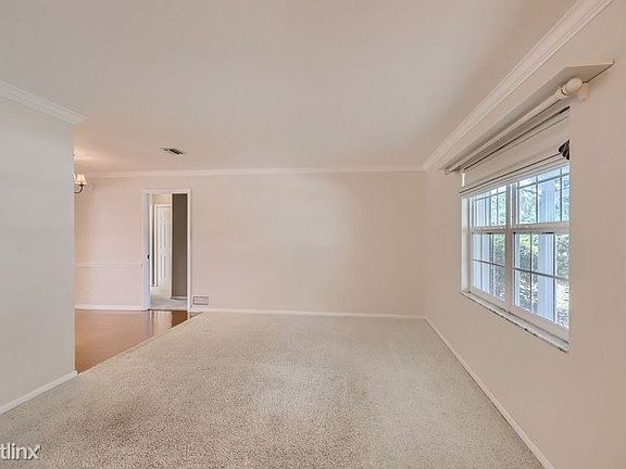 5th image of 106 Oakley Ct