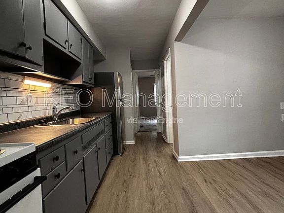 5th image of 516 East Dr APT 2