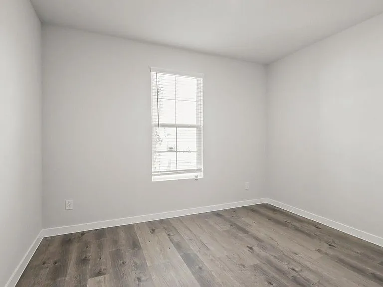496 Shoreview Dr — Photo 11