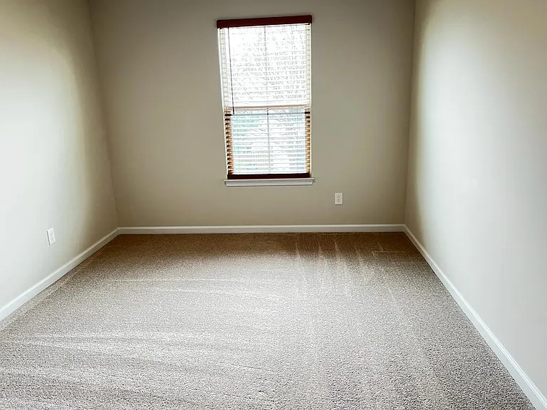 1108 Meadow Run — Photo 11
