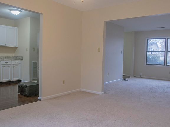 4th image of 85 Franklin Parke Ct