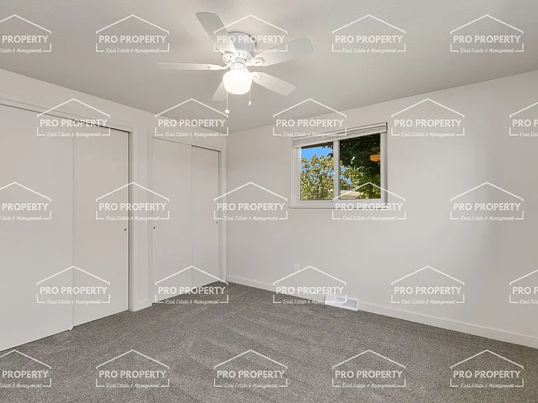 424 W 43rd St — Photo 17