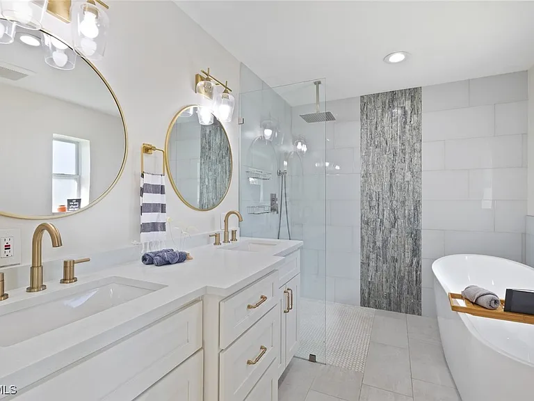 2232 SE 27th St — Photo 34