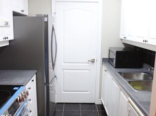 18 Sommerset Way #810, Toronto, ON M2N 6X5