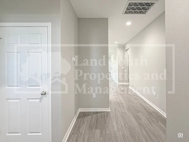 3376 Cup Dr #1 — Photo 2
