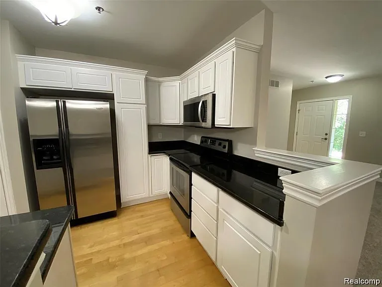 215 S Village Way — Photo 15