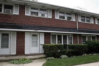 1st image of 15W633 Grand Ave
