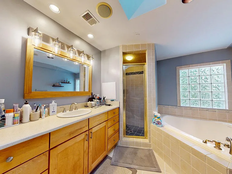 5803 Hall St — Photo 13