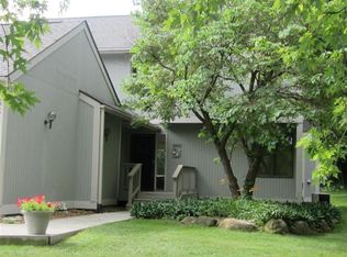 530 Whispering Winds Trl, Fenton, MI 48430