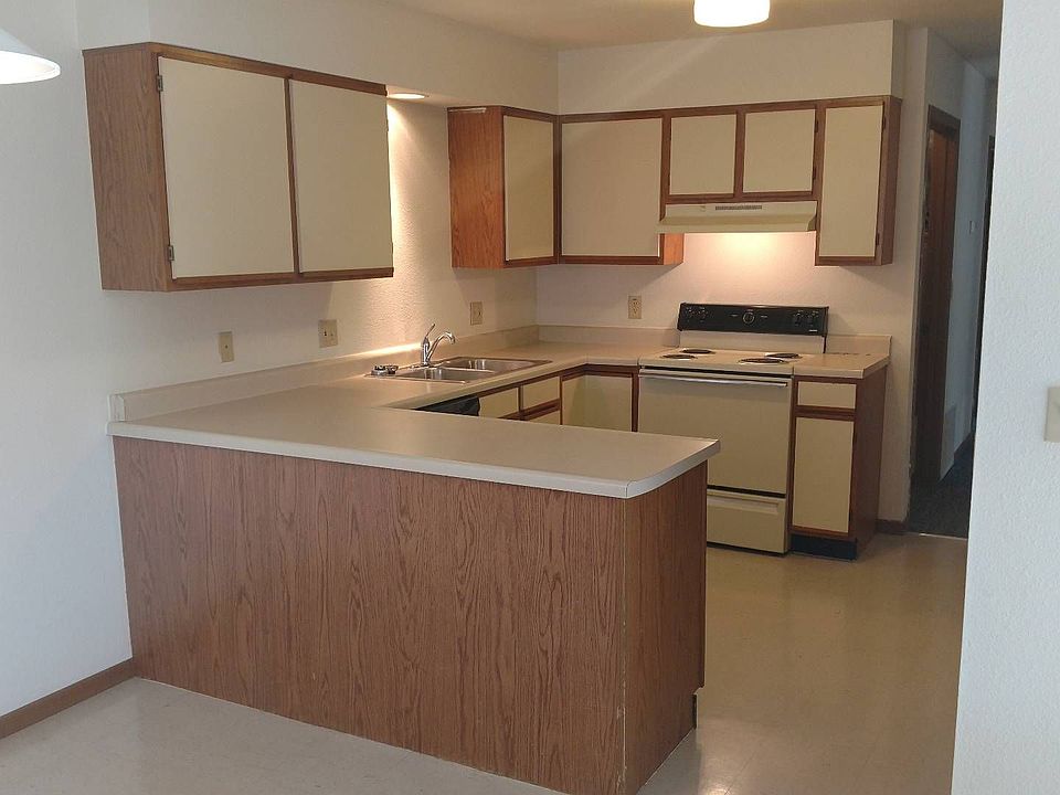 Eastern Townhomes 1500 E 6th St Pratt KS Zillow