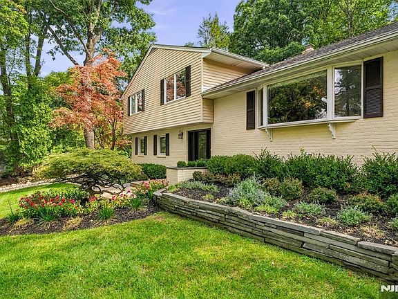 5th image of 7 Ravine Drive