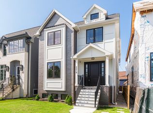 2218 W Oakdale Ave, Chicago, IL