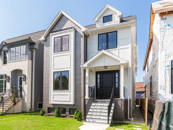2218 W Oakdale Ave, Chicago, IL 60618