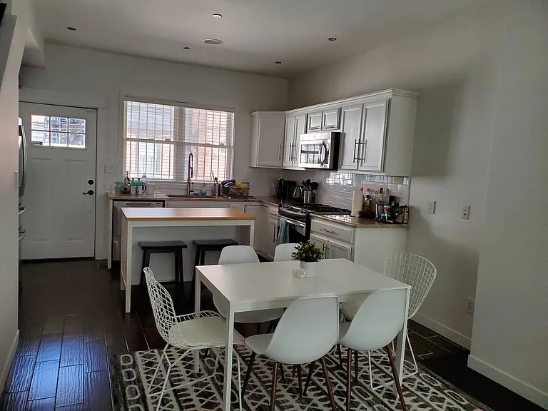 1813 Addison St — Photo 12