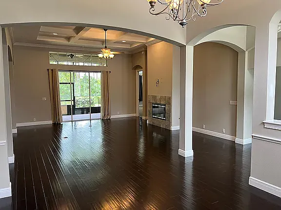 3 bed, 2450 sqft, $5,000 — Photo 4
