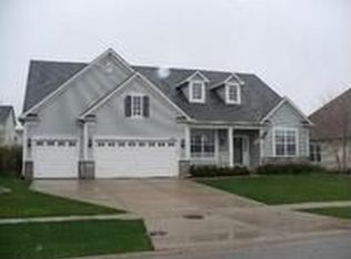 1973 W Greenleaf Dr, Round Lake, IL 60073