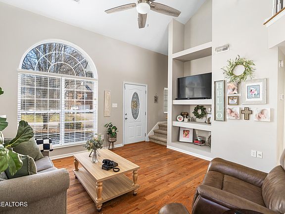 4th image of 929 Station View Rd