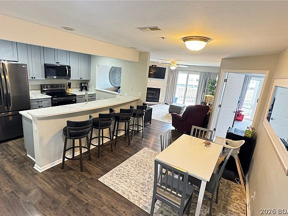 3rd image of 4800 Eagleview Dr Unit 513
