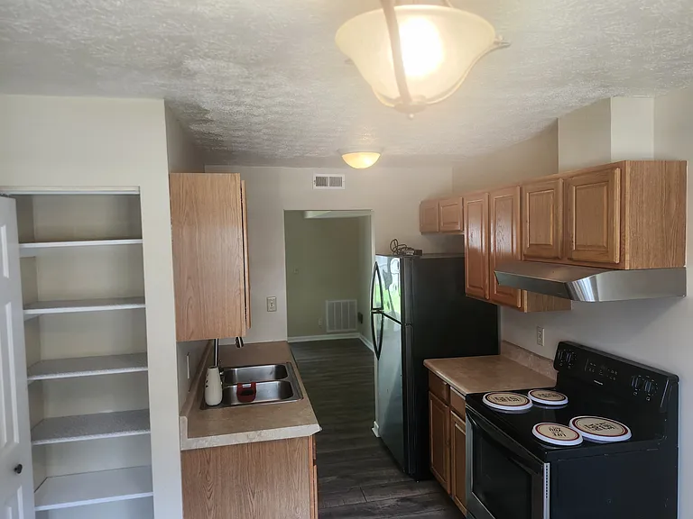Eat-in-kitchen