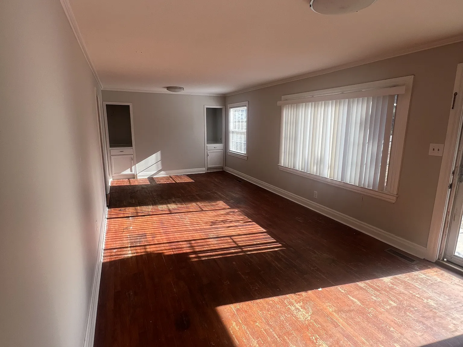 204 Greenview Drive - 204 — Photo 3