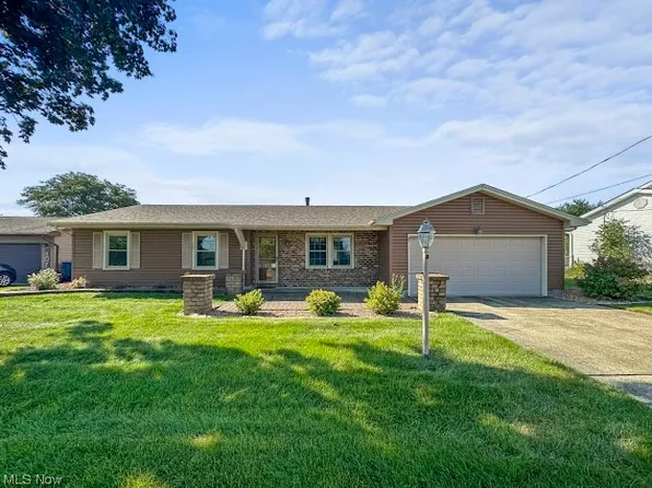 5601 London Dr, Youngstown, OH 44515