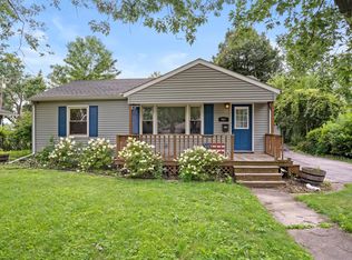 907 S Main St, Crown Point, IN 46307