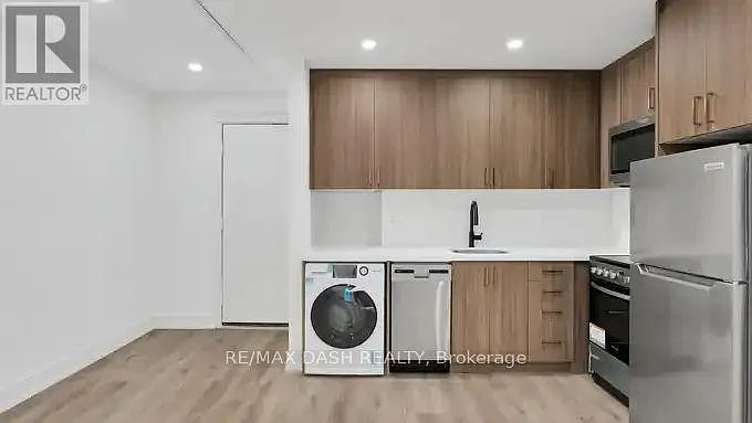 917 Saint Clair Ave W #30 — Photo 12