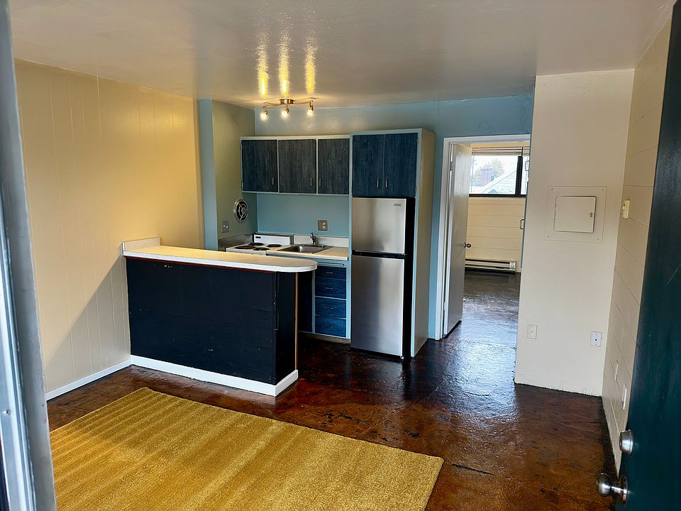 1st image of 901 SW Saint Clair Ave #402