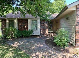 2357 SW Westport Dr, Topeka, KS 66614