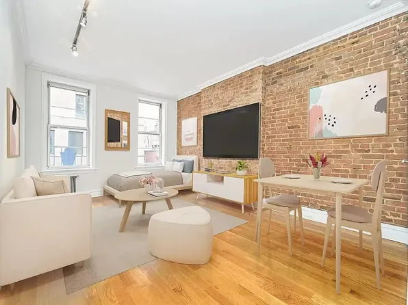 16 Jane Street image 1 of 6