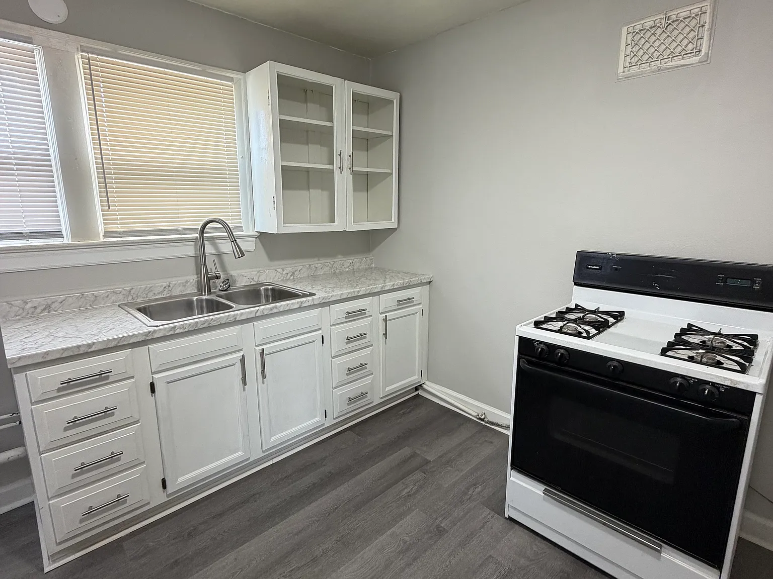 2 bed, 1064 sqft, $950 — Photo 4
