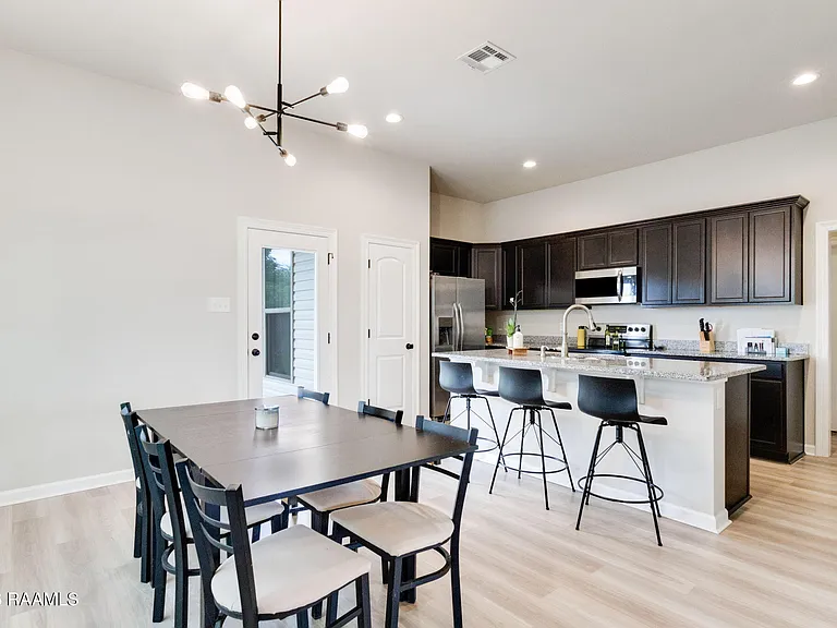 224 Crescent View Ln — Photo 5
