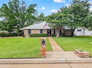 2203 Quail Hollow Dr, Bryan, TX 77802