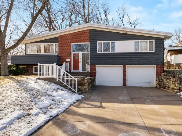 1039 33rd St, Moline, IL 61265