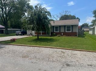 509 SE 2nd St, Casey, IL 62420