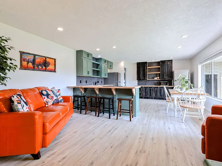 3047 S 2000 W — Photo 1