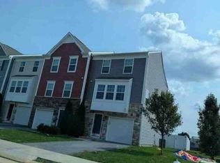 625 Thumper Dr, Ranson, WV 25438