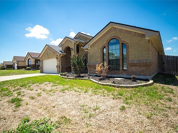 2nd image of 2704 Traditions Dr