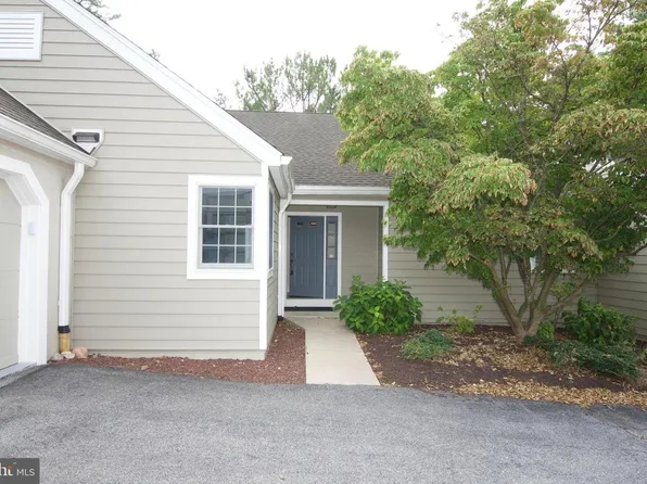 1956 Meadow Ln, Wyomissing, PA 19610